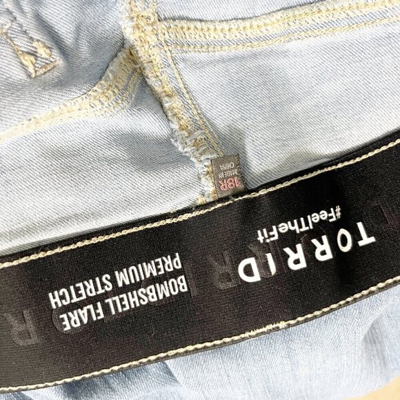 Torrid Light Wash High Rise Bombshell Flare Jeans Women's Plus Size 18 Regular - Picture 7 of 9